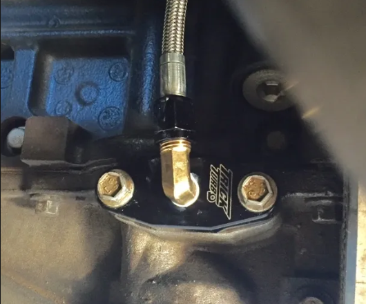 Oil adapter single port